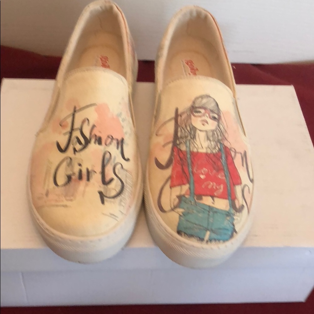 Goby Pattern Loafer Slip on Sneakers NWT